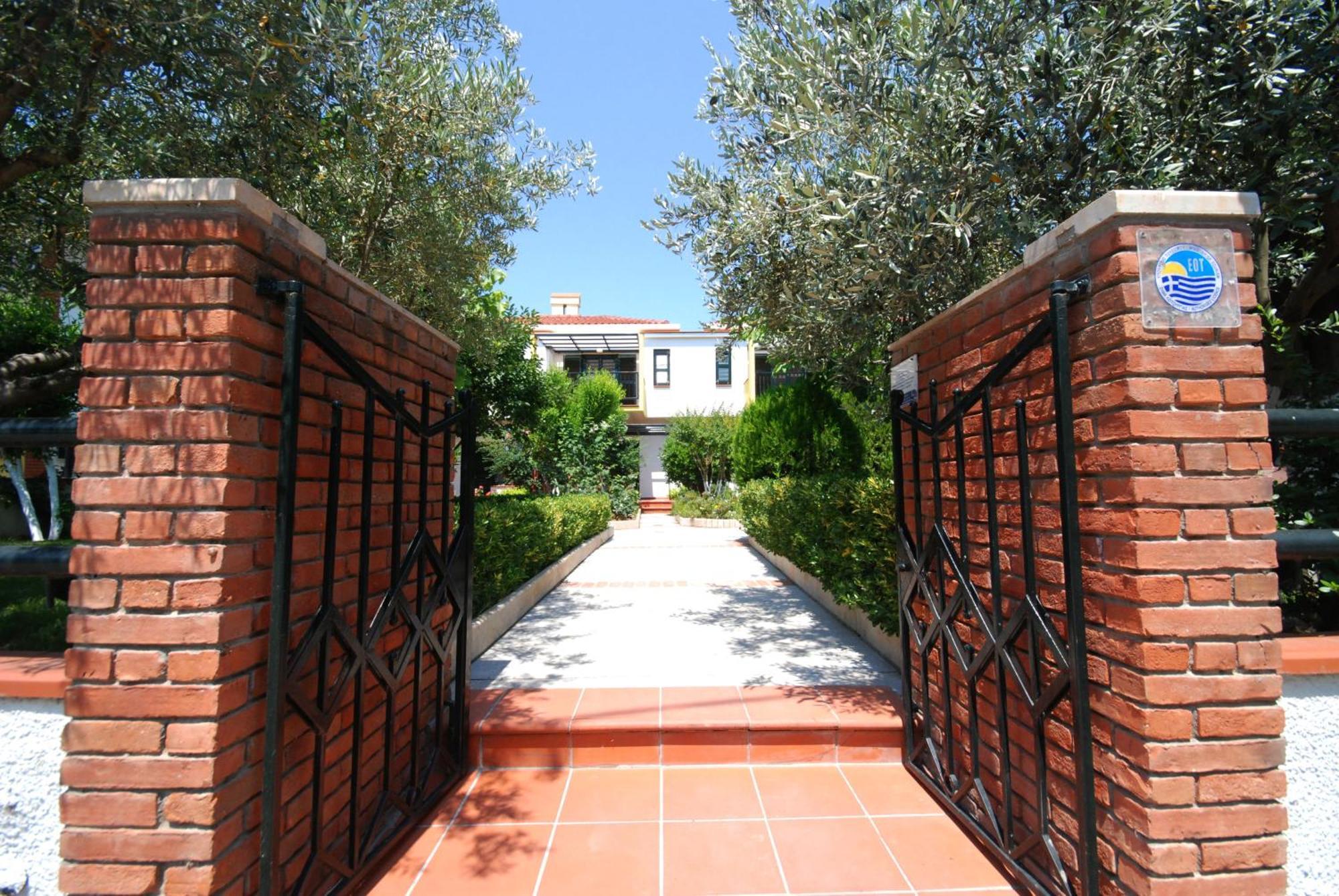 Elia Apartments Áfitos Exterior foto
