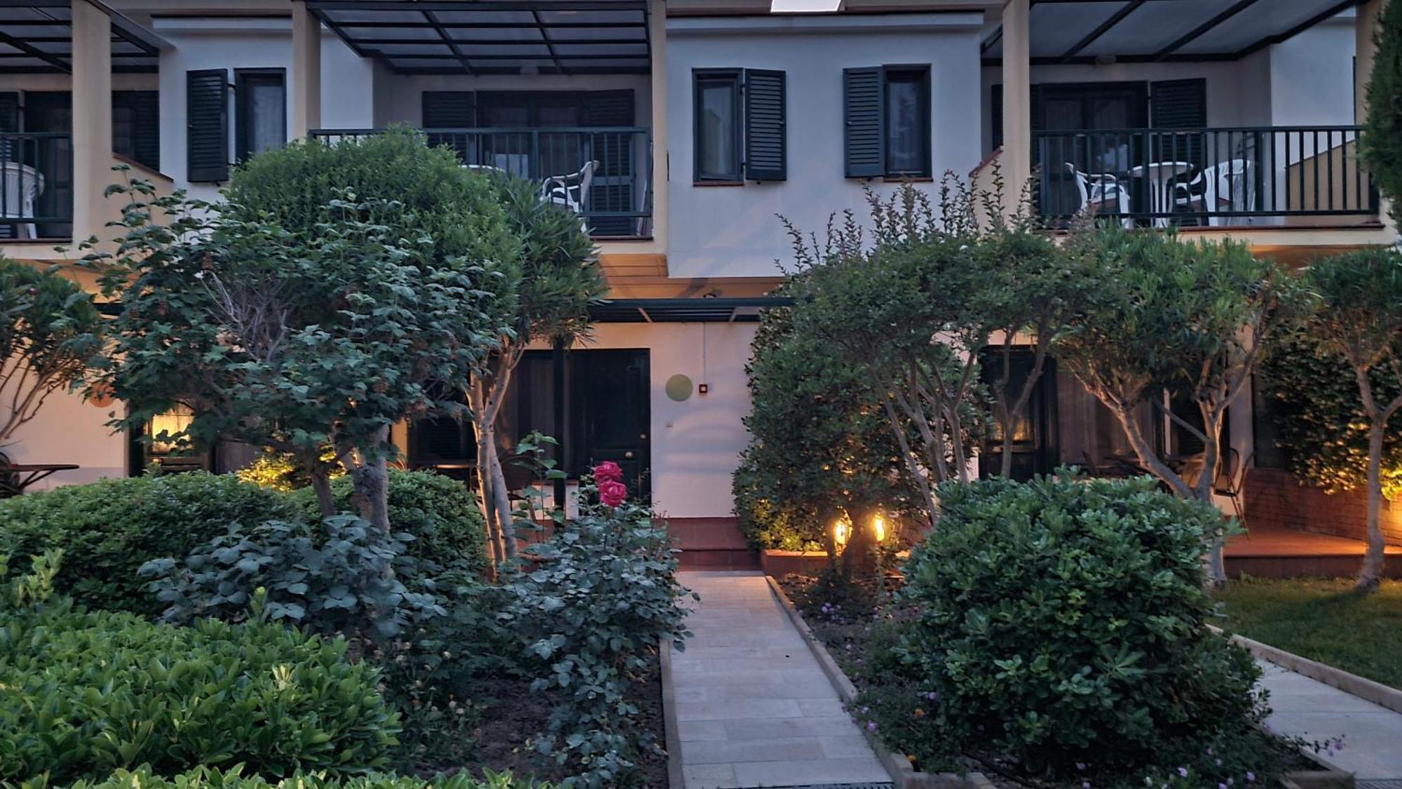 Elia Apartments Áfitos Exterior foto