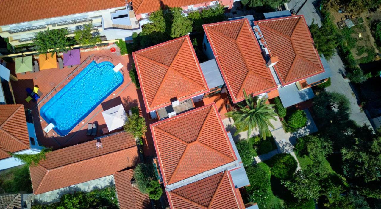 Elia Apartments Áfitos Exterior foto